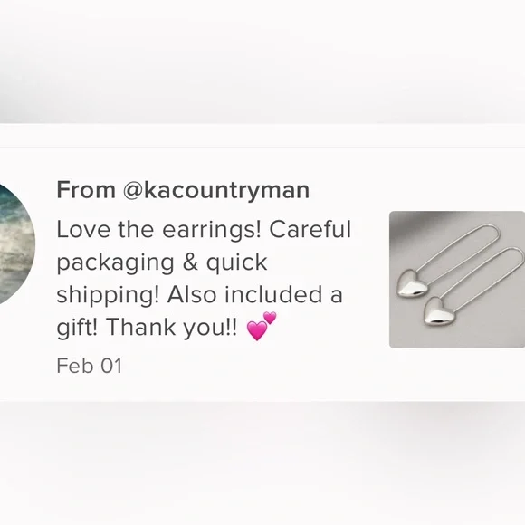 Last pair 🆕 gold heart safety pin earrings - Picture 2 of 5